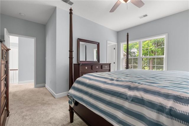 131 Anchor Drive, Lake Tapawingo, MO 64015