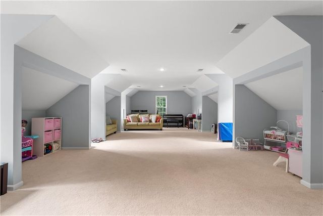 131 Anchor Drive, Lake Tapawingo, MO 64015