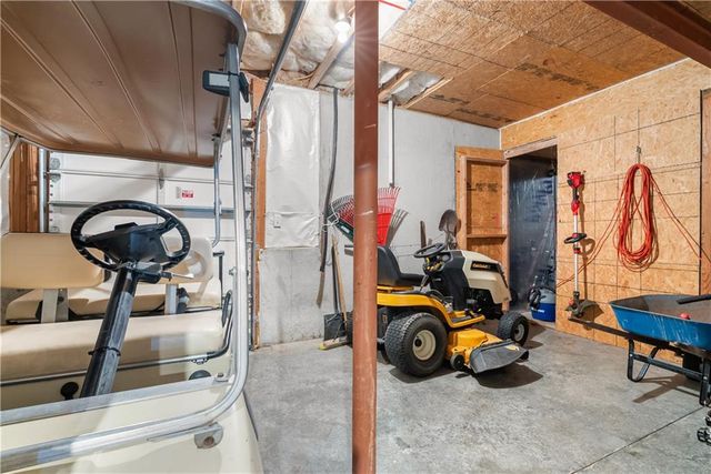 131 Anchor Drive, Lake Tapawingo, MO 64015