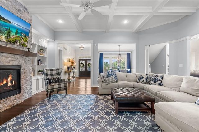 131 Anchor Drive, Lake Tapawingo, MO 64015
