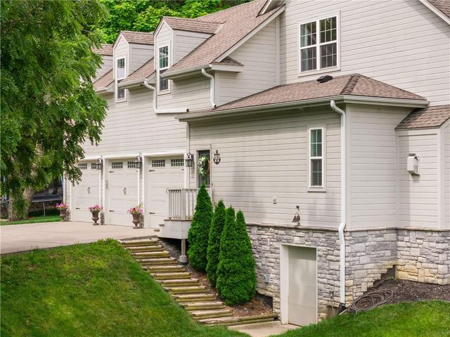 131 Anchor Drive, Lake Tapawingo, MO 64015