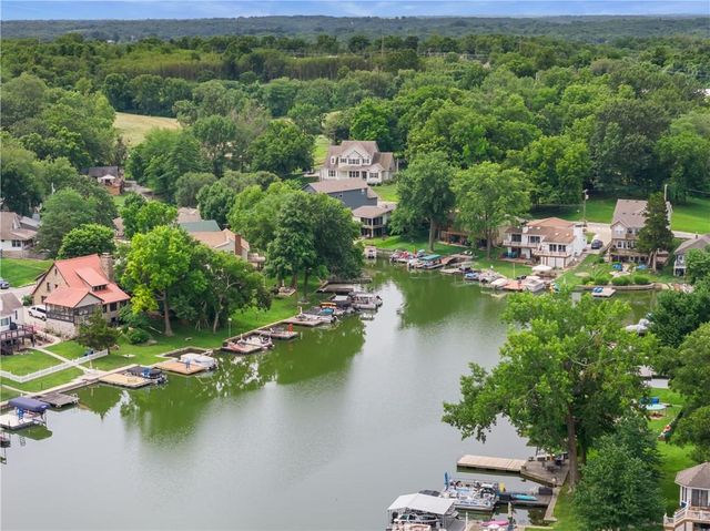 131 Anchor Drive, Lake Tapawingo, MO 64015