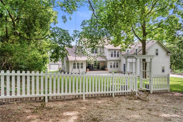 131 Anchor Drive, Lake Tapawingo, MO 64015