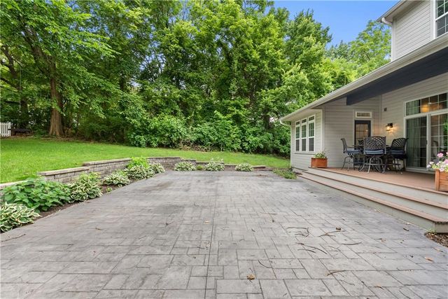 131 Anchor Drive, Lake Tapawingo, MO 64015