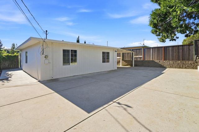 426 La Jolla St, Vallejo, CA 94591