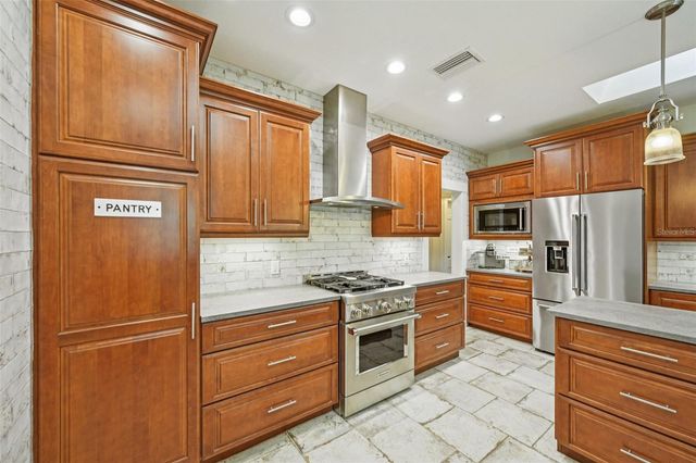 207 23RD STREET W, Bradenton, FL 34205