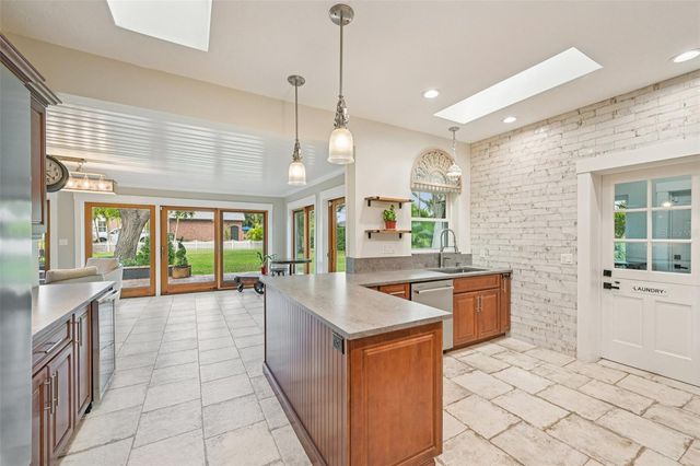 207 23RD STREET W, Bradenton, FL 34205