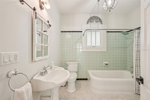 207 23RD STREET W, Bradenton, FL 34205