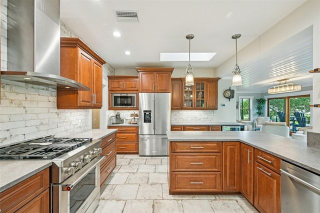 207 23RD STREET W, Bradenton, FL 34205