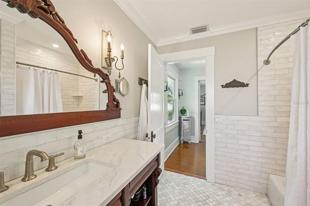 207 23RD STREET W, Bradenton, FL 34205