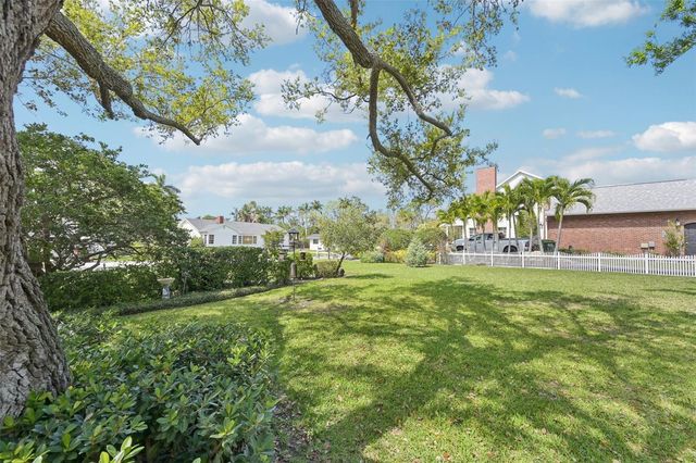 207 23RD STREET W, Bradenton, FL 34205