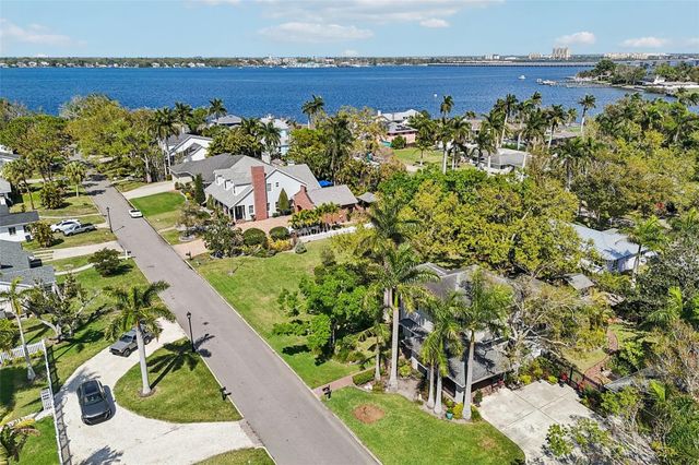 207 23RD STREET W, Bradenton, FL 34205