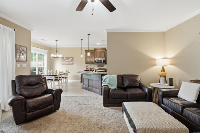 77 Oak Tree Circle, Conway, AR 72032