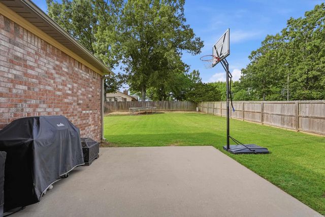 77 Oak Tree Circle, Conway, AR 72032
