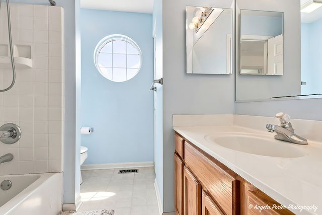 10570 Wing Pointe Drive, Huntley, IL 60142