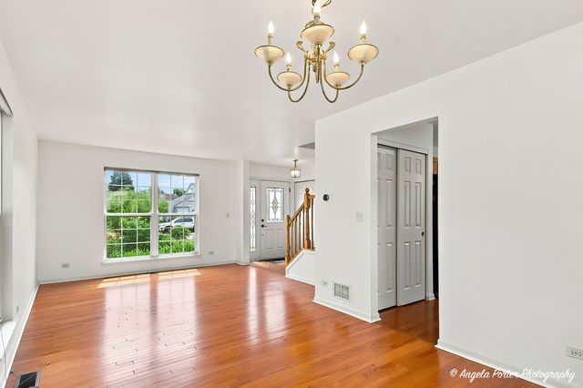 10570 Wing Pointe Drive, Huntley, IL 60142