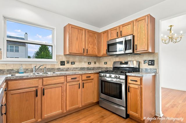 10570 Wing Pointe Drive, Huntley, IL 60142
