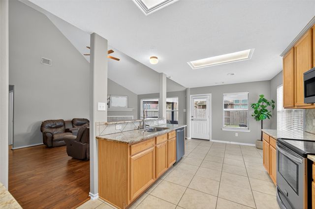 12842 Cooper Breaks Drive, Humble, TX 77346