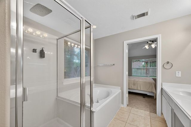 12842 Cooper Breaks Drive, Humble, TX 77346