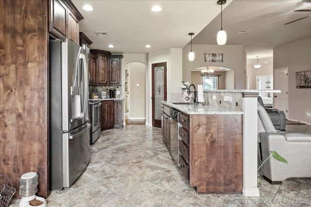 7308 E Louisville Street, Broken Arrow, OK 74014