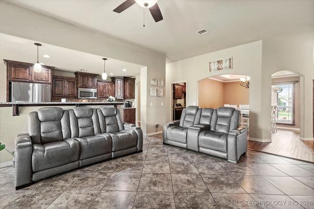 7308 E Louisville Street, Broken Arrow, OK 74014