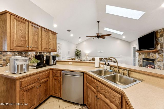 97535 PIRATES POINT Road, Yulee, FL 32097