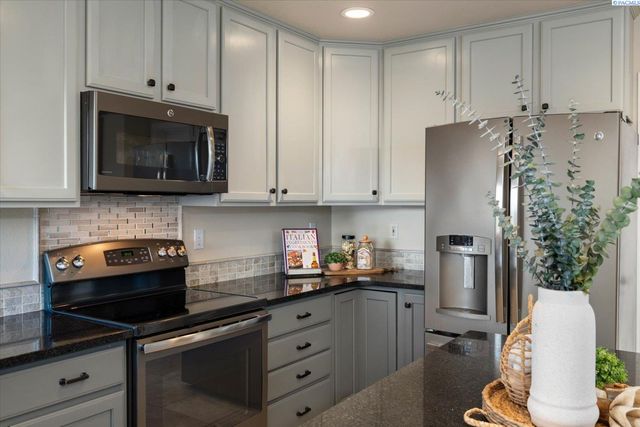 2510 W 35th Avenue, Kennewick, WA 99352