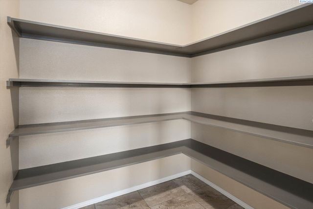 2510 W 35th Avenue, Kennewick, WA 99352