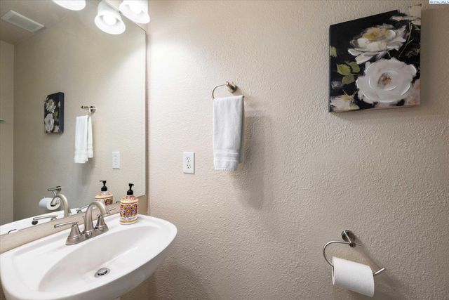 2510 W 35th Avenue, Kennewick, WA 99352