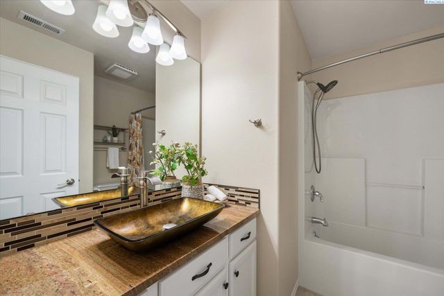 2510 W 35th Avenue, Kennewick, WA 99352