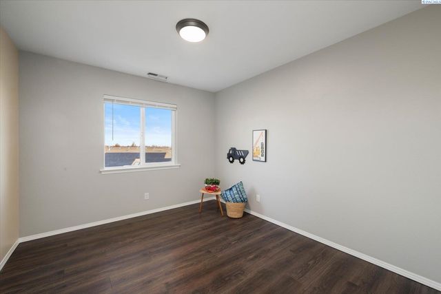 2510 W 35th Avenue, Kennewick, WA 99352