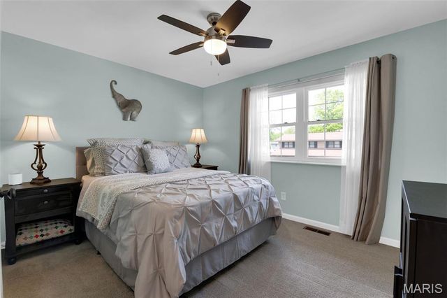 11 Foxcliff Court, Ballwin, MO 63011