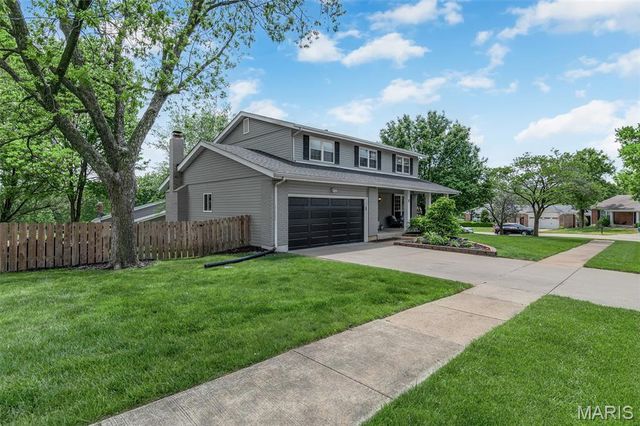 11 Foxcliff Court, Ballwin, MO 63011