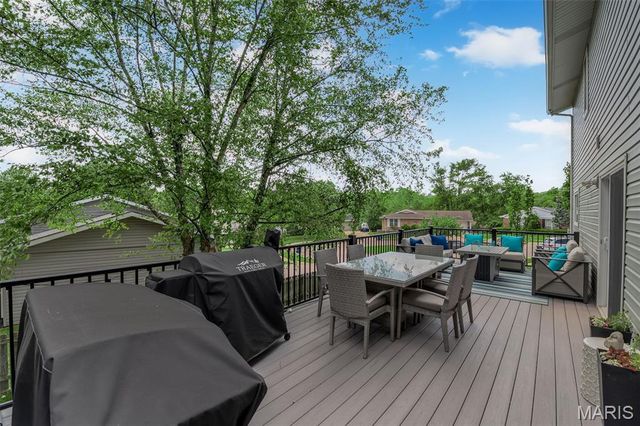 11 Foxcliff Court, Ballwin, MO 63011