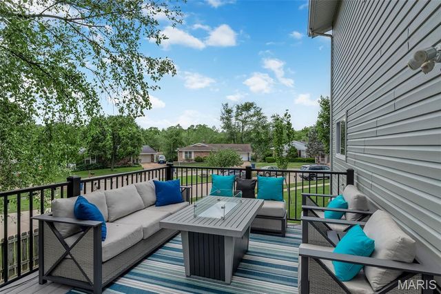 11 Foxcliff Court, Ballwin, MO 63011