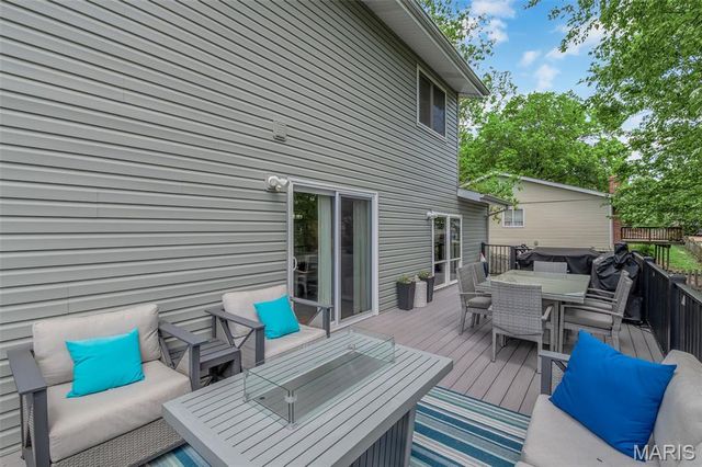 11 Foxcliff Court, Ballwin, MO 63011