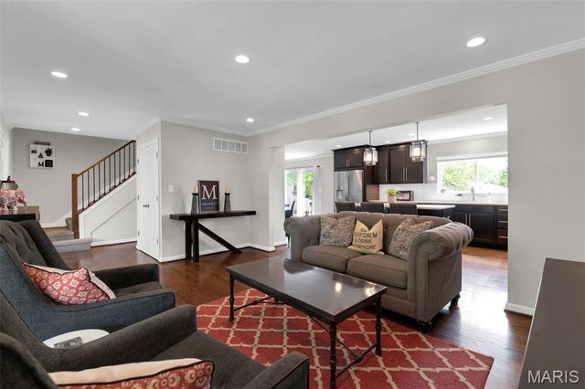 11 Foxcliff Court, Ballwin, MO 63011