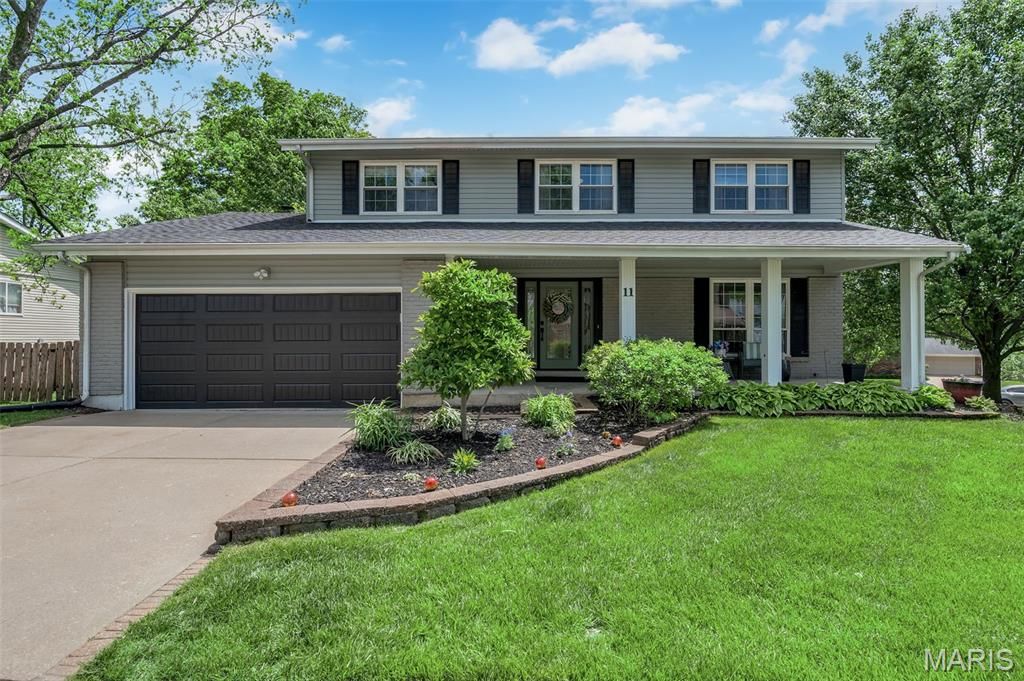 11 Foxcliff Court, Ballwin, MO 63011