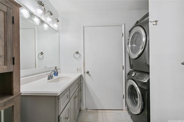 94-508 Kupuohi Street 8104, Waipahu, HI 96797