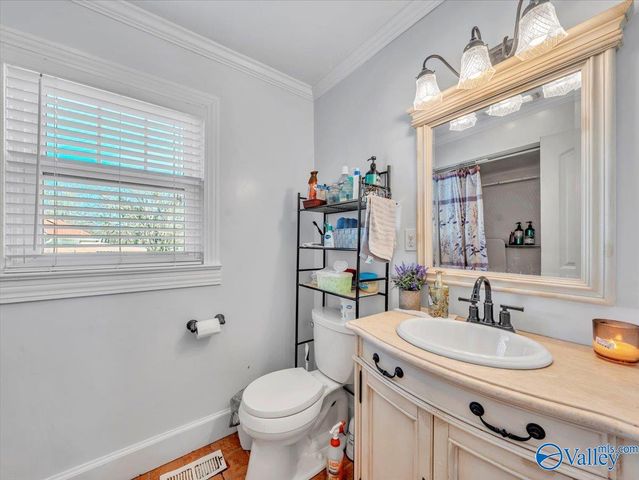 1812 E Willow Street, Scottsboro, AL 35768