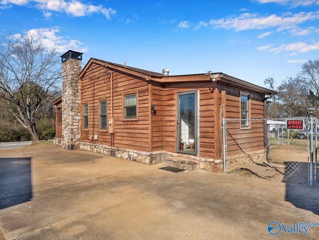 1812 E Willow Street, Scottsboro, AL 35768