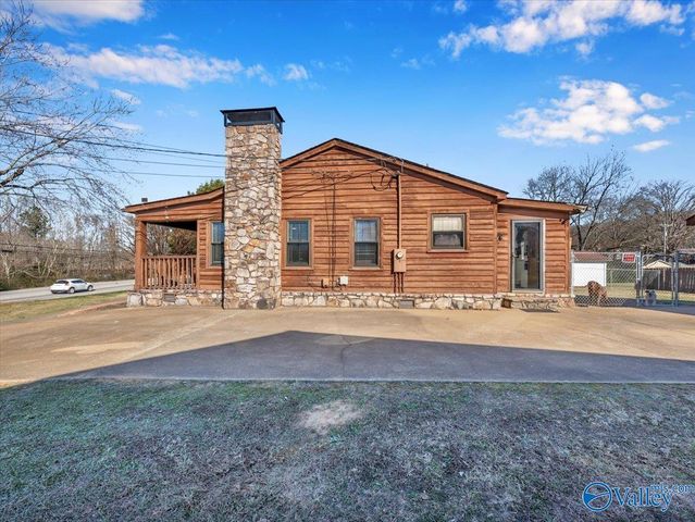 1812 E Willow Street, Scottsboro, AL 35768