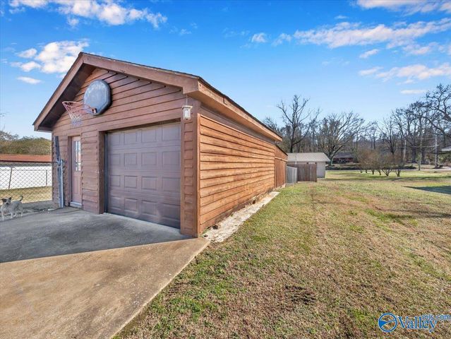 1812 E Willow Street, Scottsboro, AL 35768