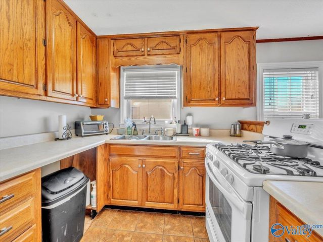 1812 E Willow Street, Scottsboro, AL 35768