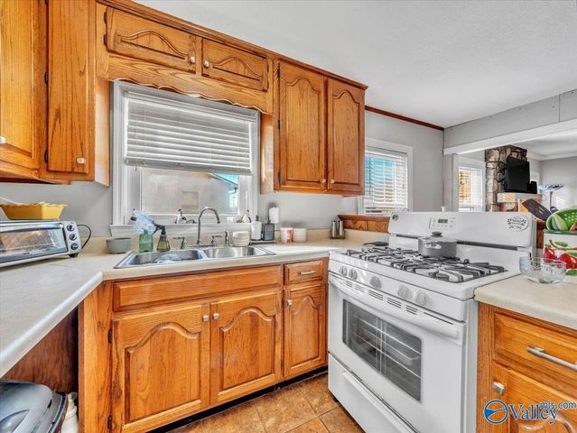 1812 E Willow Street, Scottsboro, AL 35768