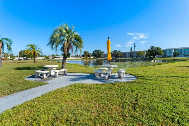1950 59TH AVENUE N 114, St Petersburg, FL 33714