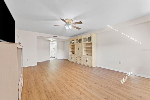 1950 59TH AVENUE N 114, St Petersburg, FL 33714
