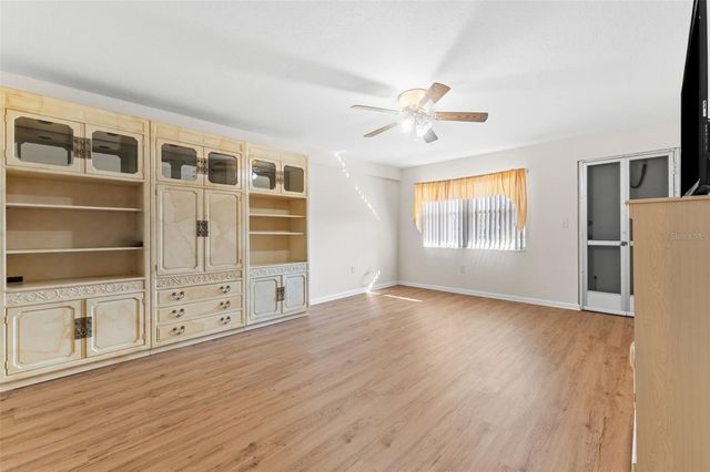 1950 59TH AVENUE N 114, St Petersburg, FL 33714