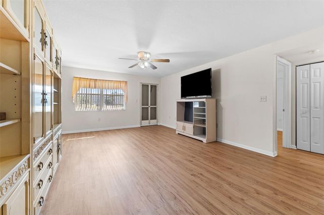 1950 59TH AVENUE N 114, St Petersburg, FL 33714