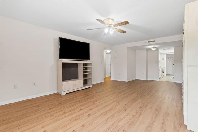 1950 59TH AVENUE N 114, St Petersburg, FL 33714